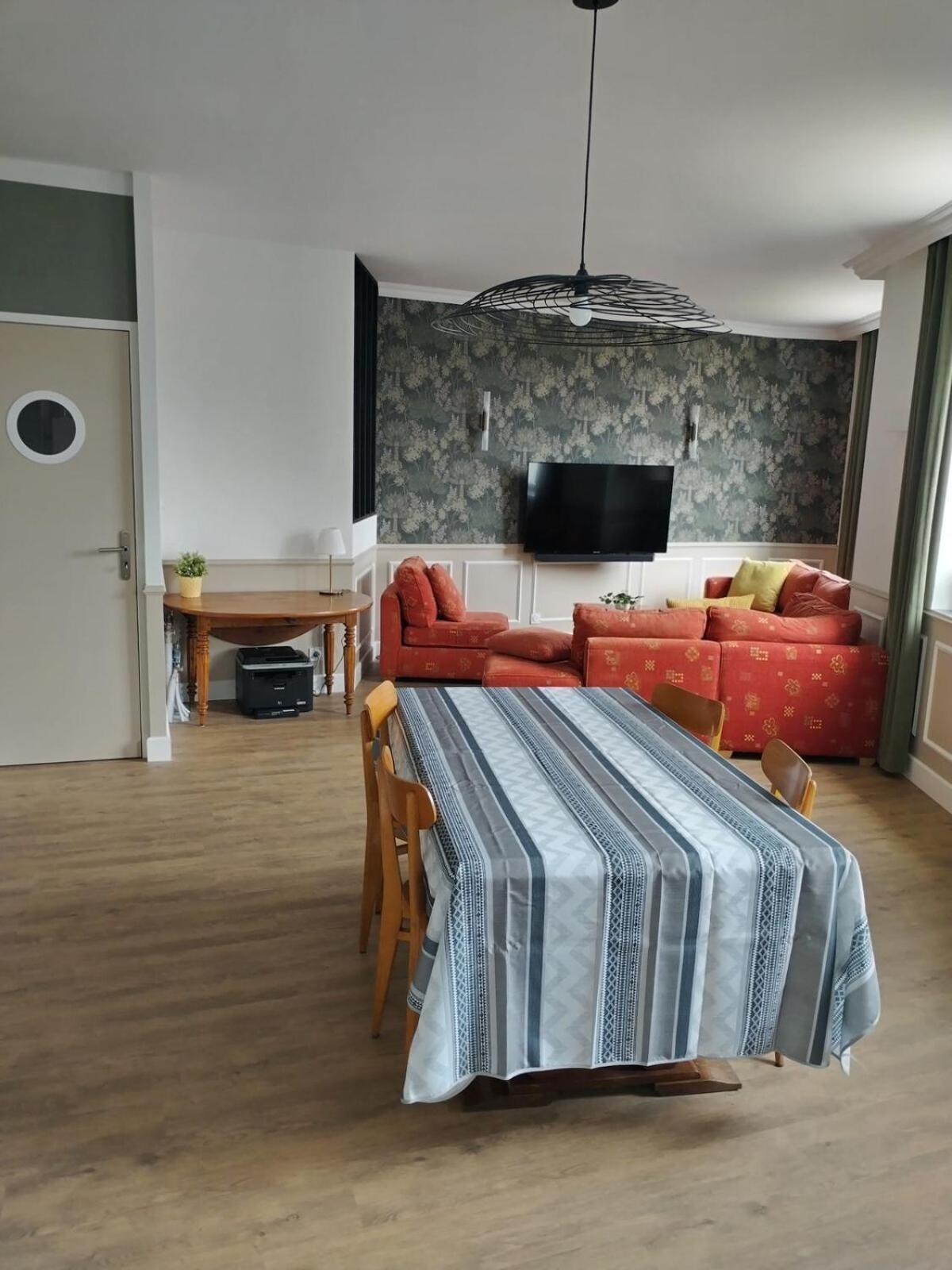 Ferienwohnung Le Familia Guer Exterior foto
